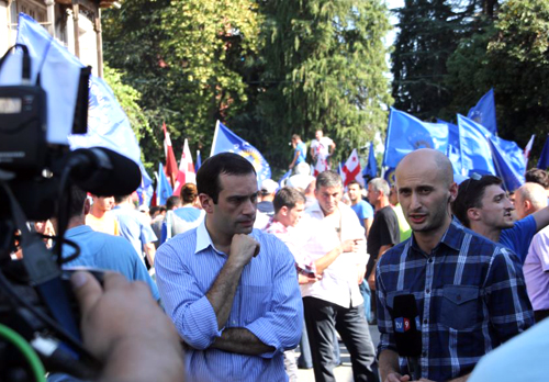 როგორ მოხვდა ჟურნალისტი გურამ როგავა ''ნაციონალების'' შავ სიაში Rating